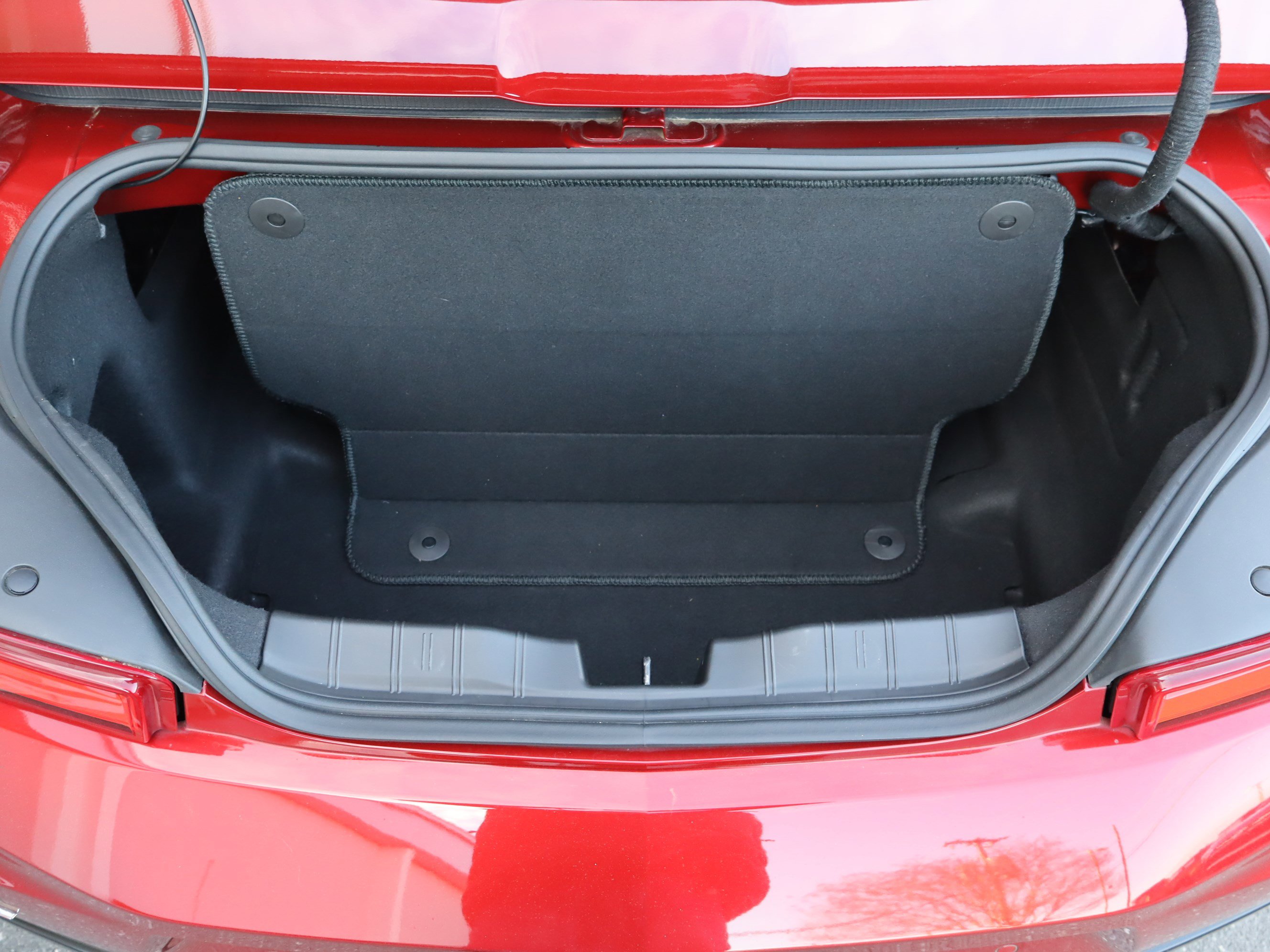 Used 2018 Chevrolet Camaro SS image 29