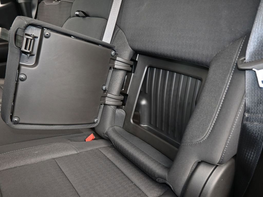 Used 2023 Chevrolet Silverado 1500 Custom image 32