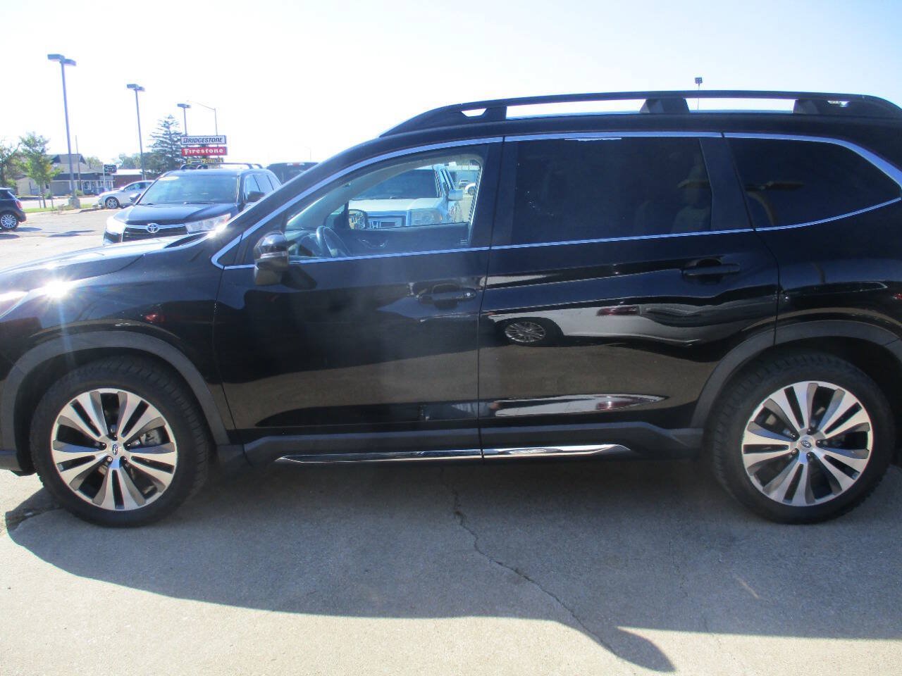 Used 2021 Subaru Ascent Limited w/ Technology Package AWD/4WD image 3