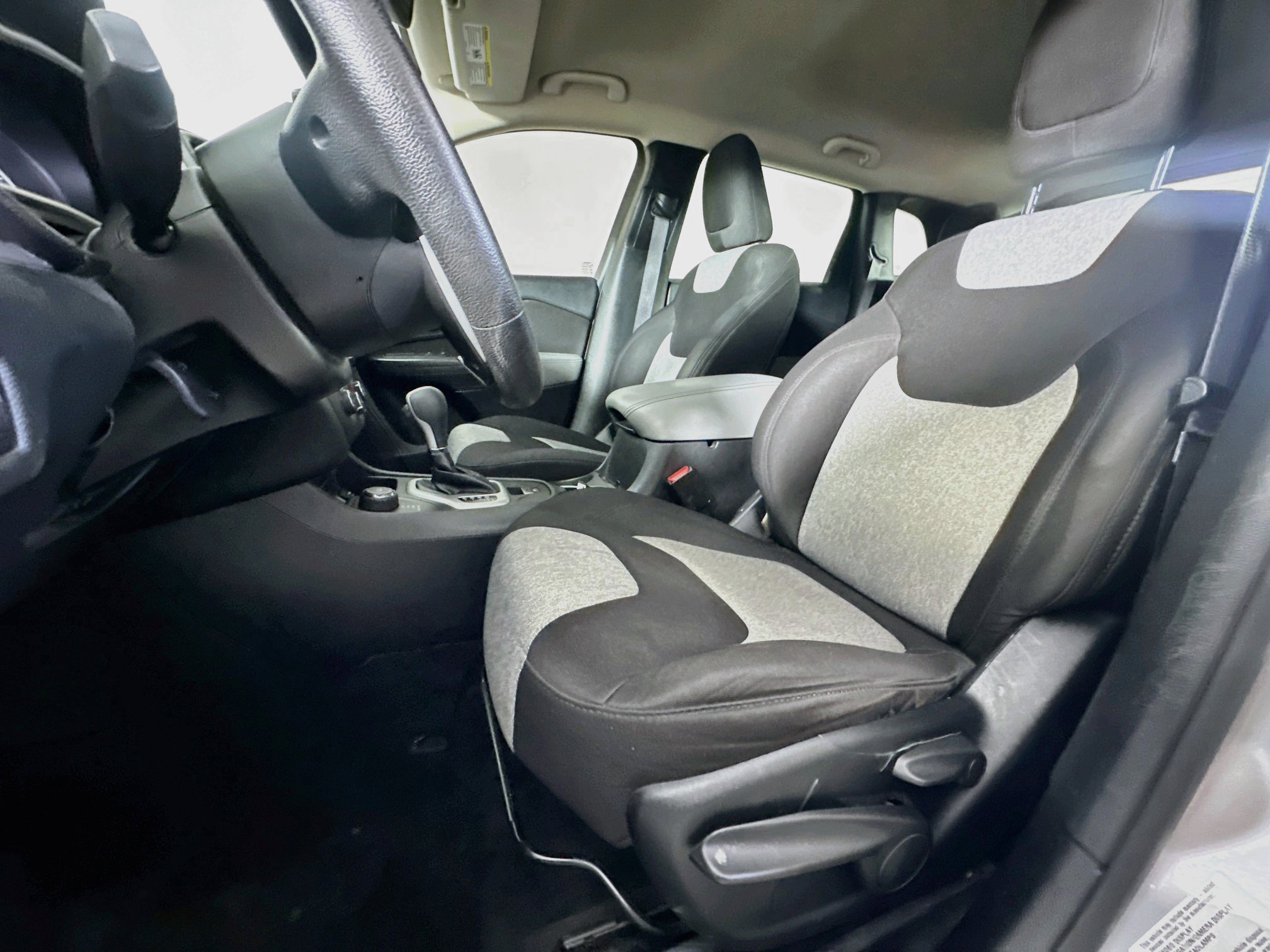 Used 2014 Jeep Cherokee Sport AWD/4WD image 13