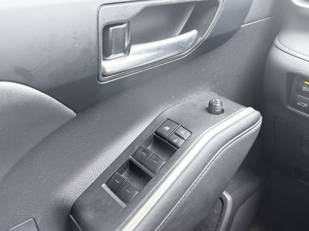 Used 2024 Toyota Highlander XLE image 10