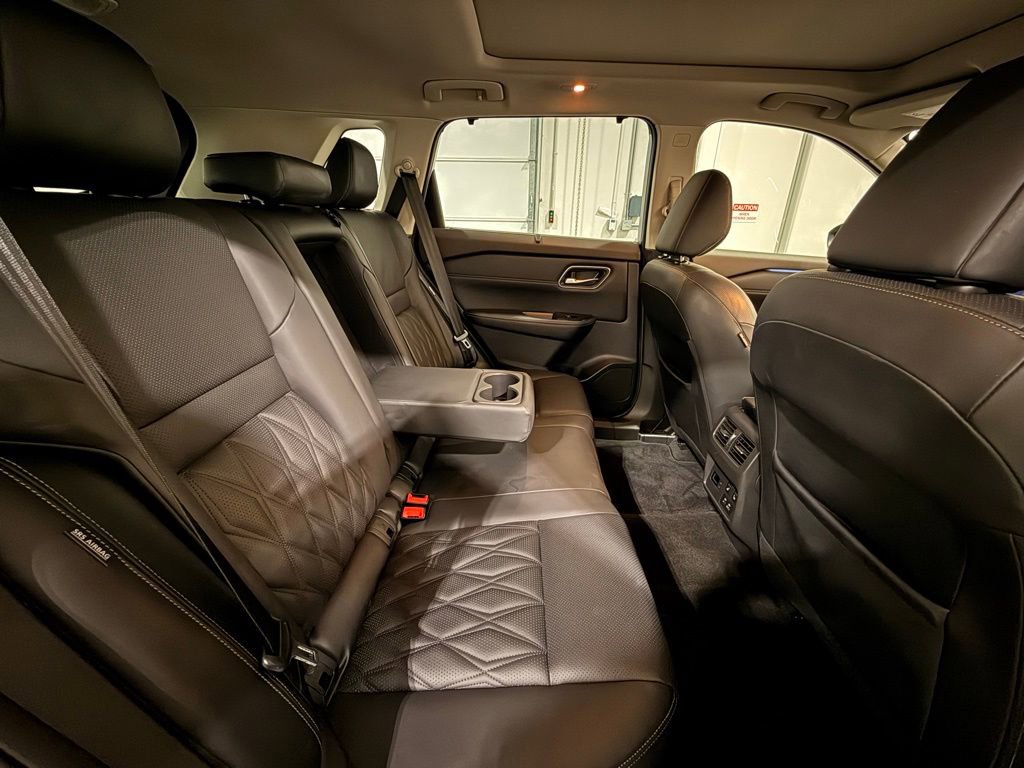 Used 2021 Nissan Rogue Platinum FWD image 34