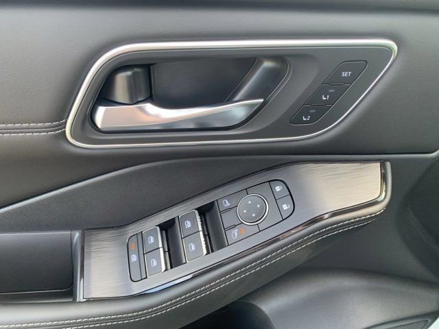 New 2026 Nissan Rogue Platinum image 10