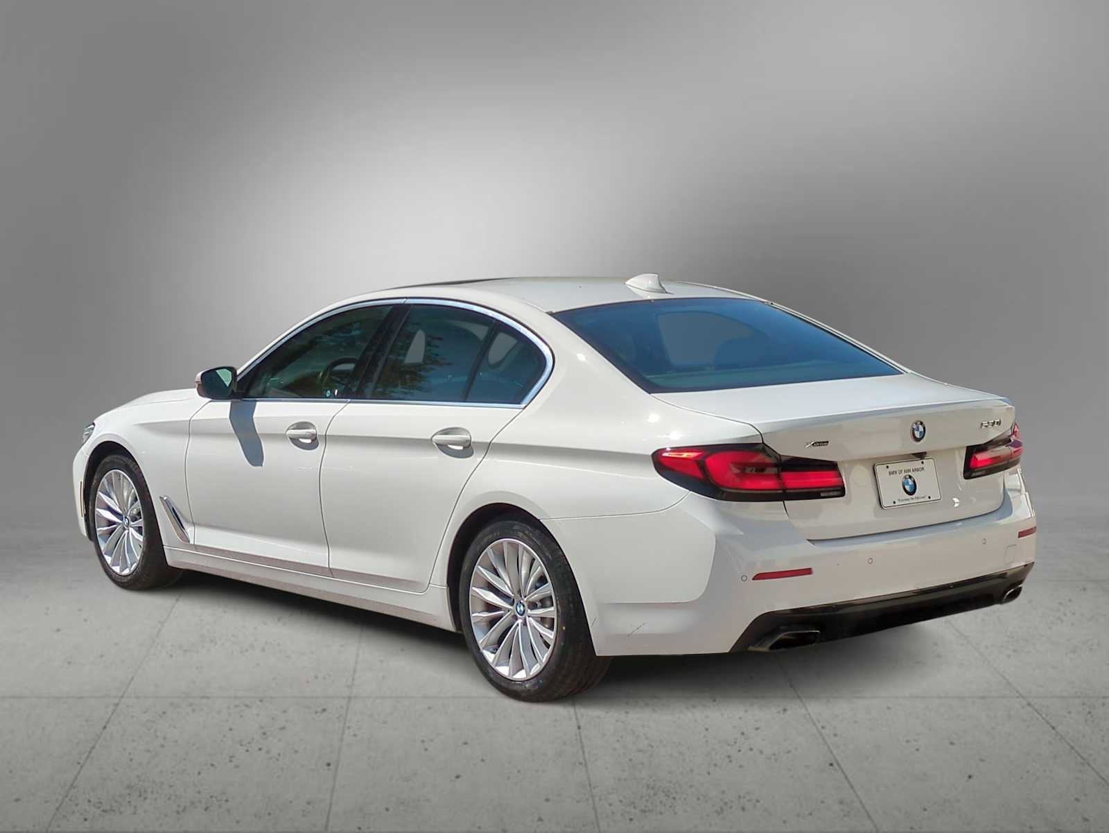Used 2021 BMW 530i xDrive w/ Premium Package image 6