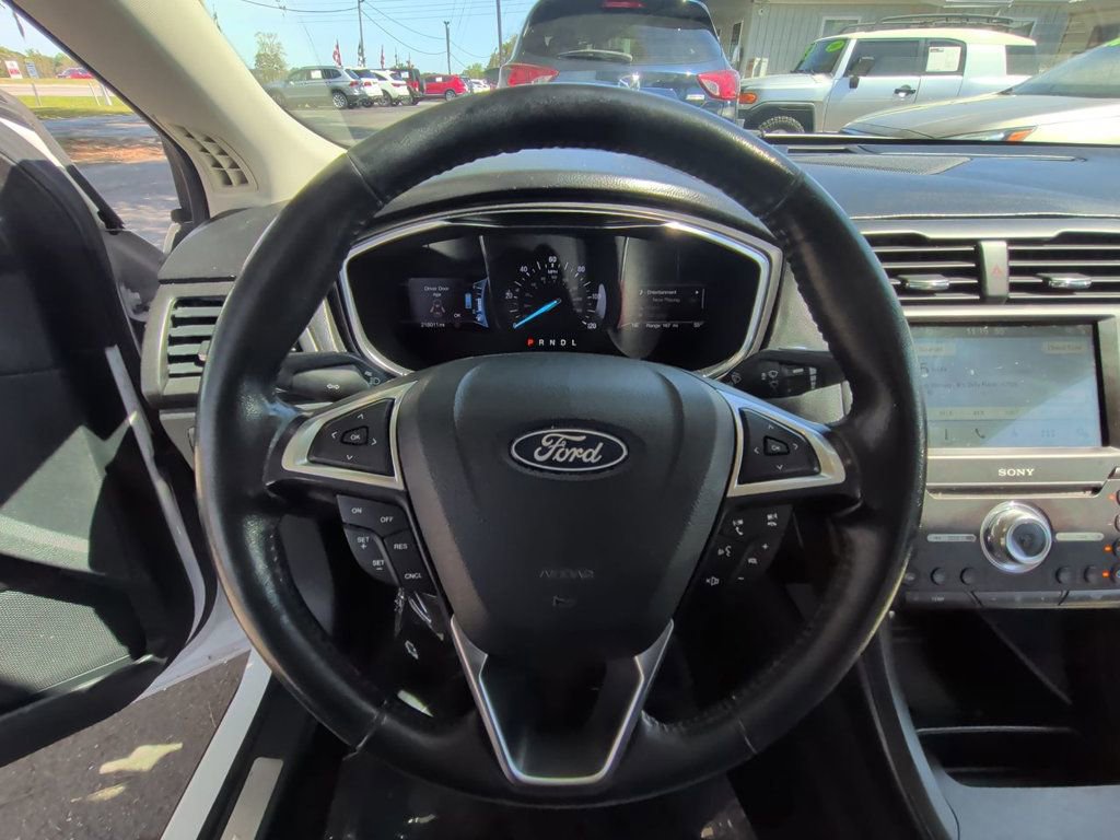 Used 2018 Ford Fusion Titanium FWD image 15