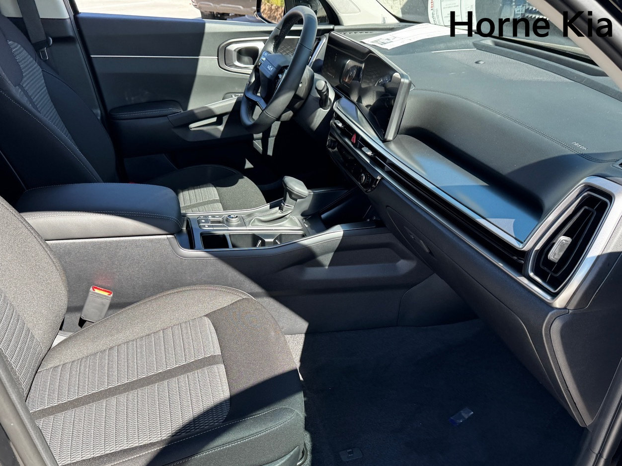 New 2026 Kia Sorento LX FWD image 19