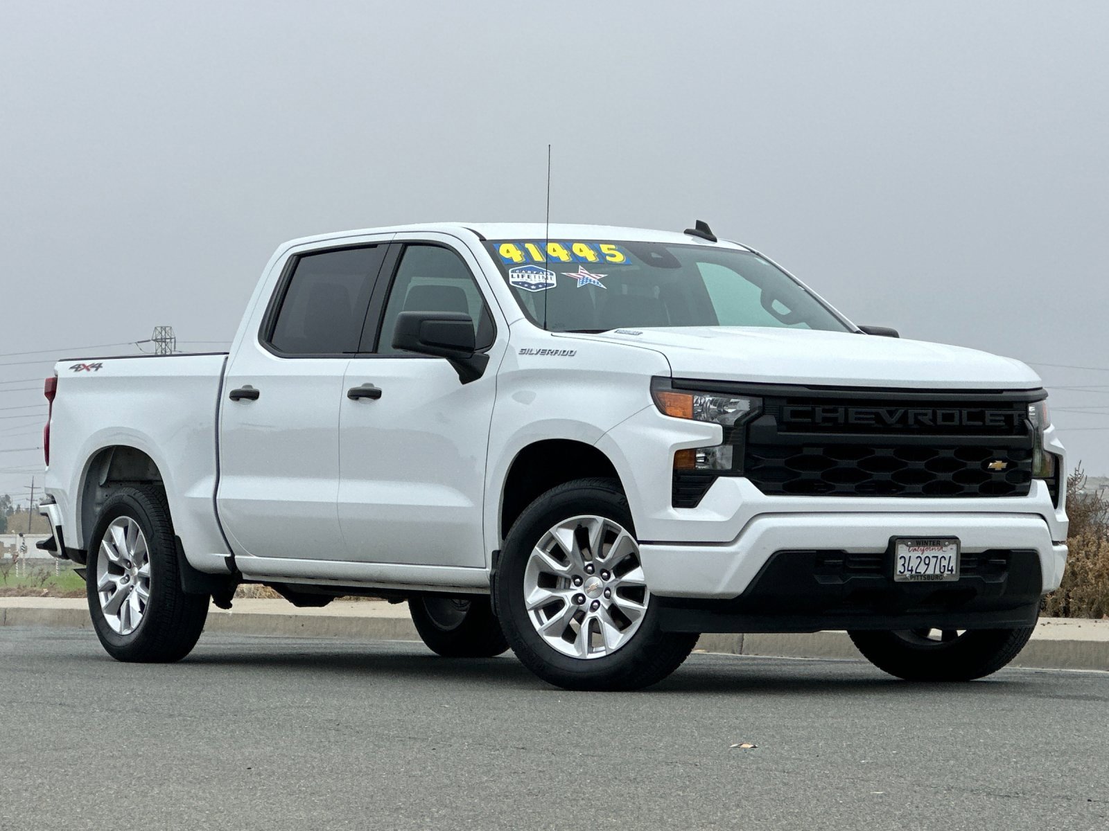 Used 2025 Chevrolet Silverado 1500 Custom image 2