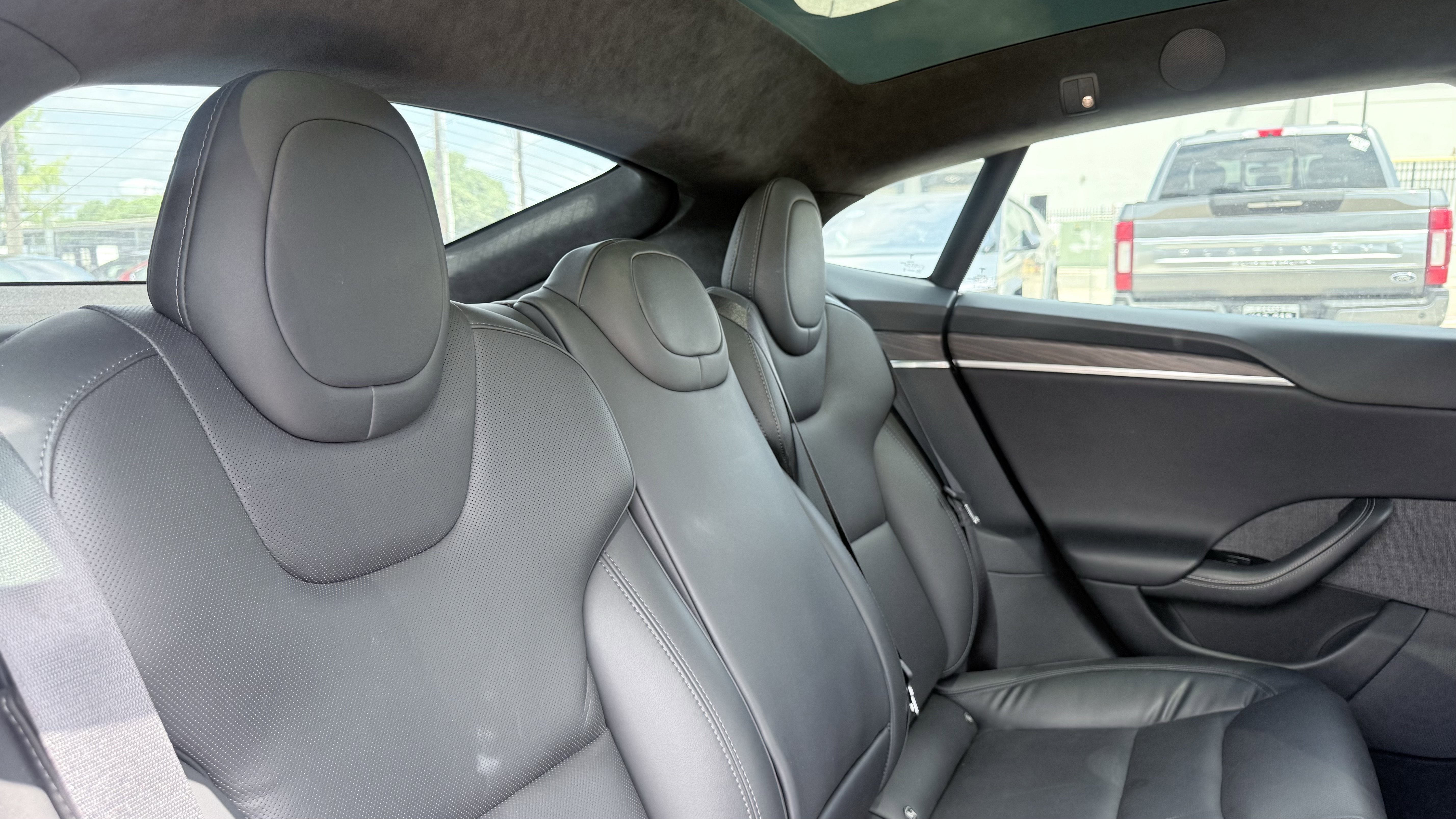 Used 2022 Tesla Model S AWD/4WD image 39