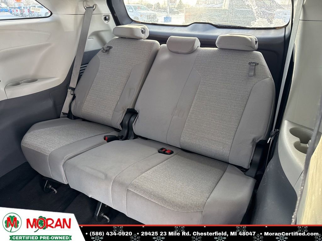 Used 2024 Toyota Sienna LE image 25