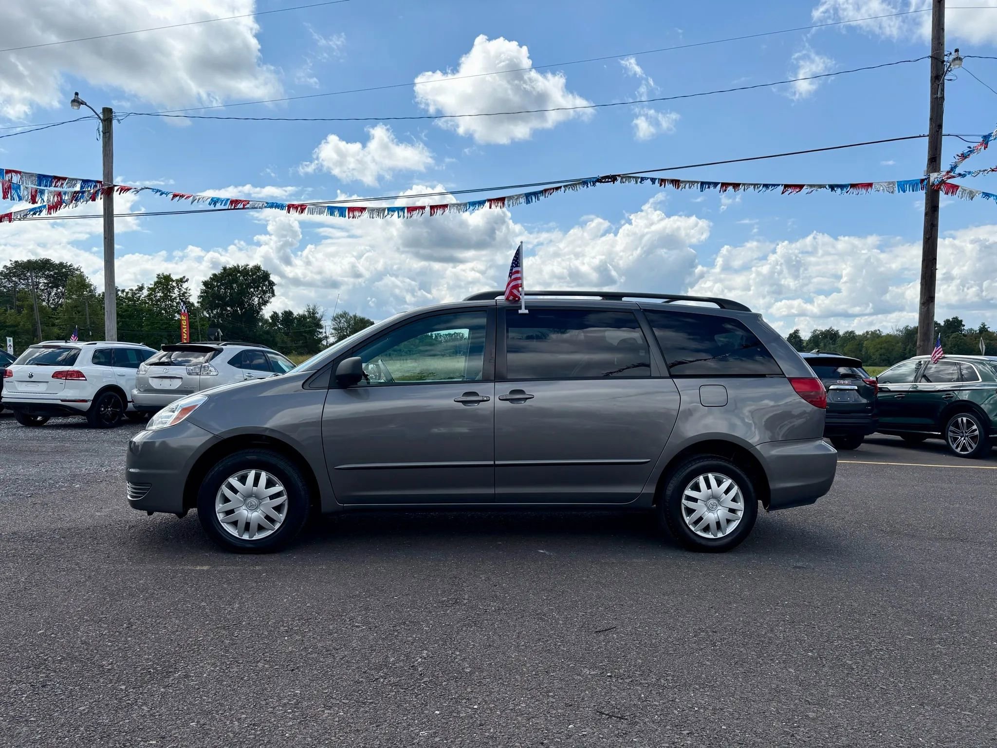 Used 2005 Toyota Sienna LE image 2