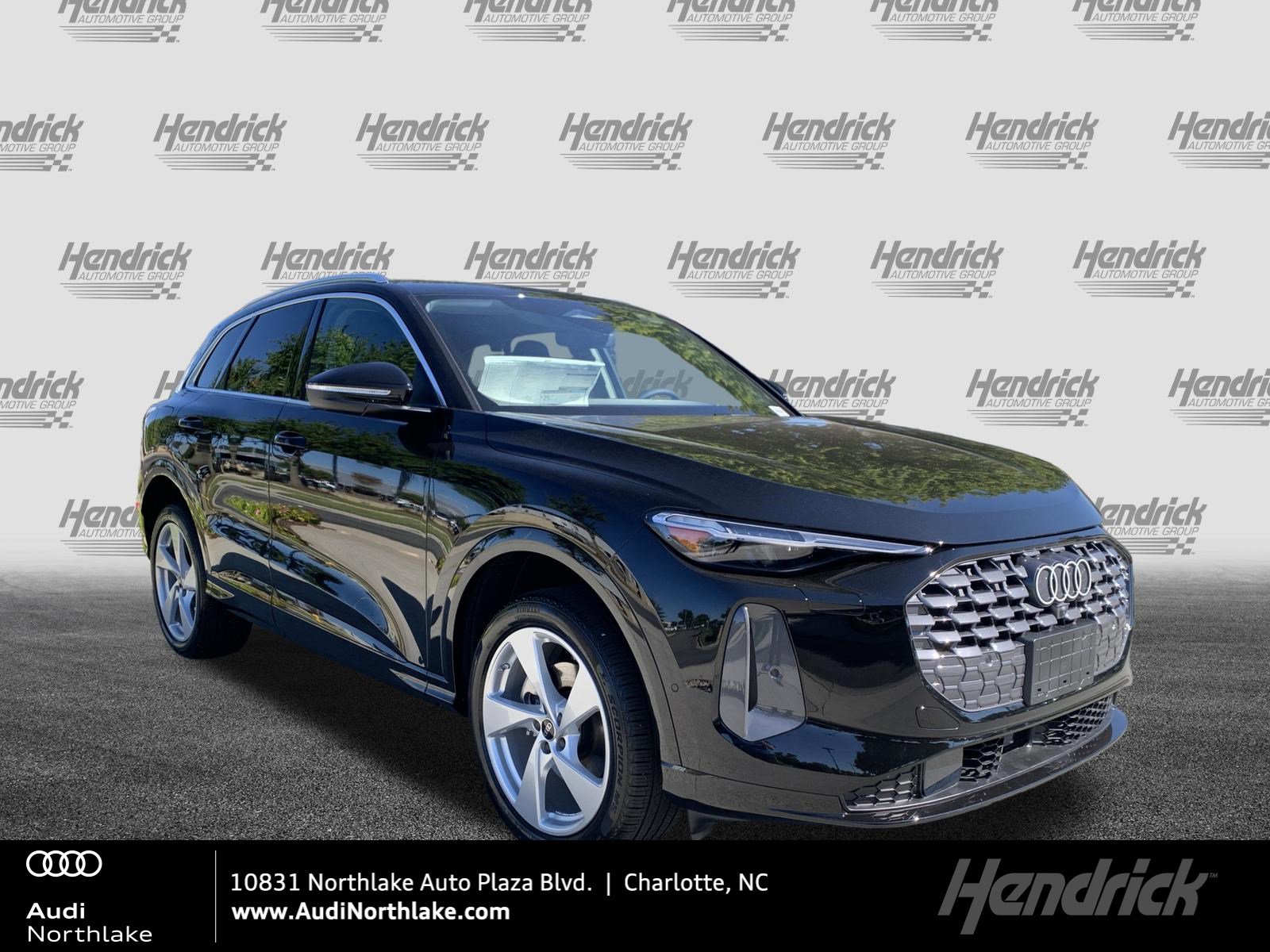 Used 2025 Audi Q5 Premium Plus w/ Premium Plus AWD/4WD image 1