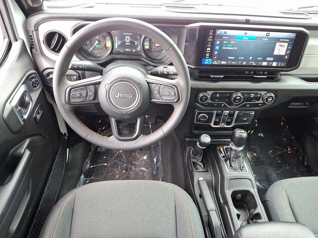 Used 2024 Jeep Wrangler Unlimited AWD/4WD image 11