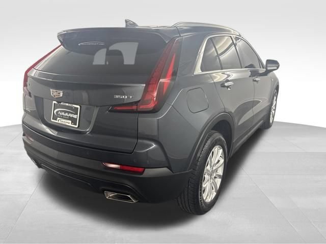 Used 2021 Cadillac XT4 Luxury w/ Cold Weather Package FWD image 7