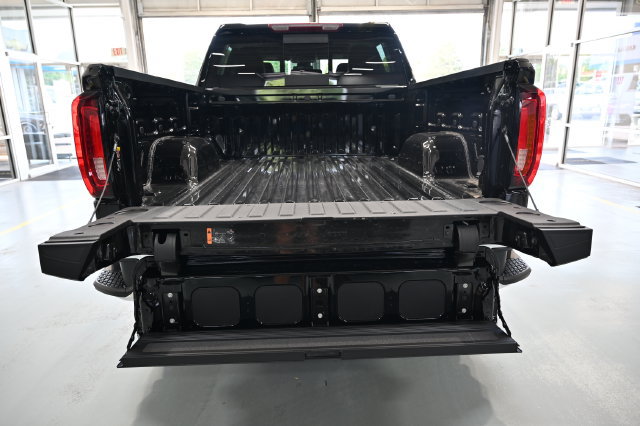 New 2026 GMC Sierra 1500 SLT w/ SLT Premium Package AWD/4WD image 9