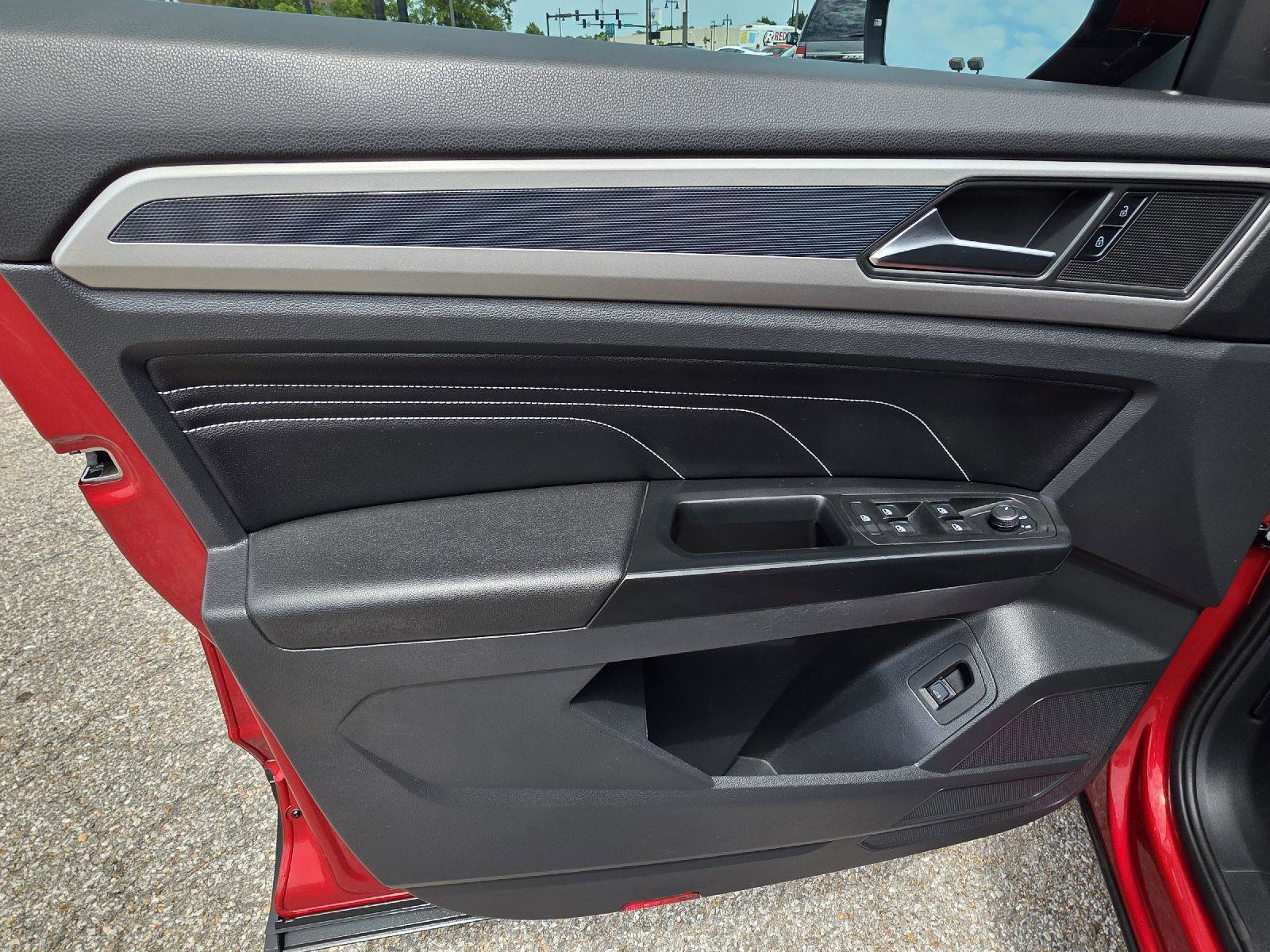 Used 2020 Volkswagen Atlas Cross Sport SEL image 37