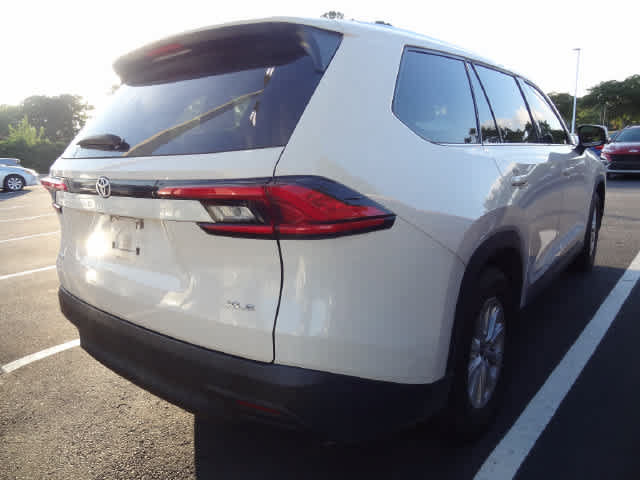 Used 2024 Toyota Grand Highlander AWD image 4
