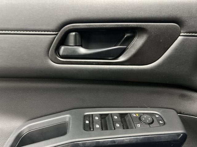 Used 2024 Nissan Pathfinder S FWD image 22