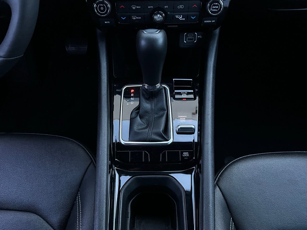 Used 2025 Jeep Compass Limited image 15