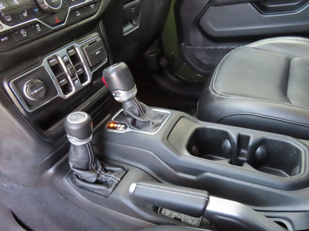 Used 2021 Jeep Wrangler Unlimited Sahara w/ Uconnect 4C Nav & Sound Group image 17