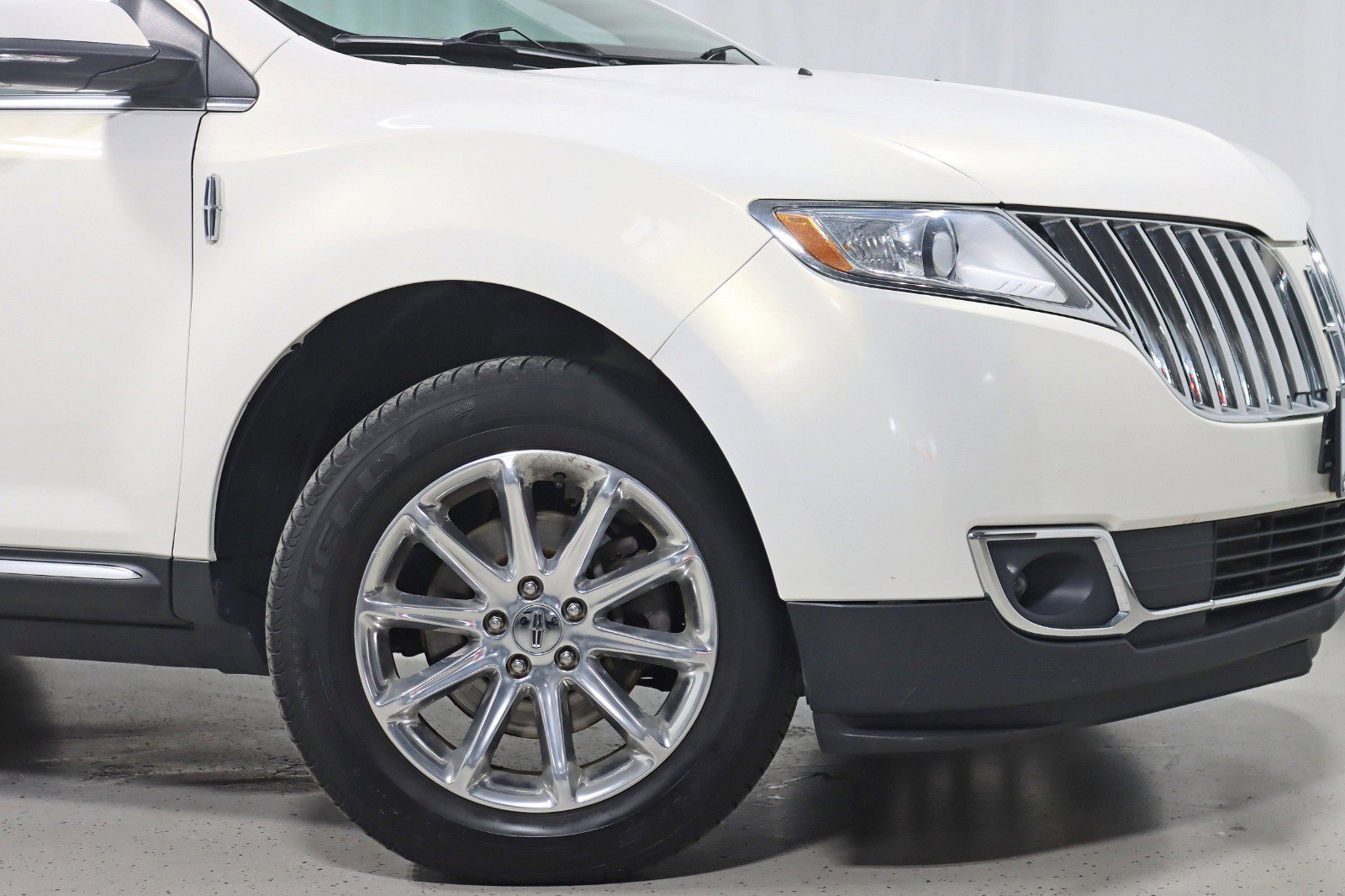 Used 2013 Lincoln MKX AWD image 5