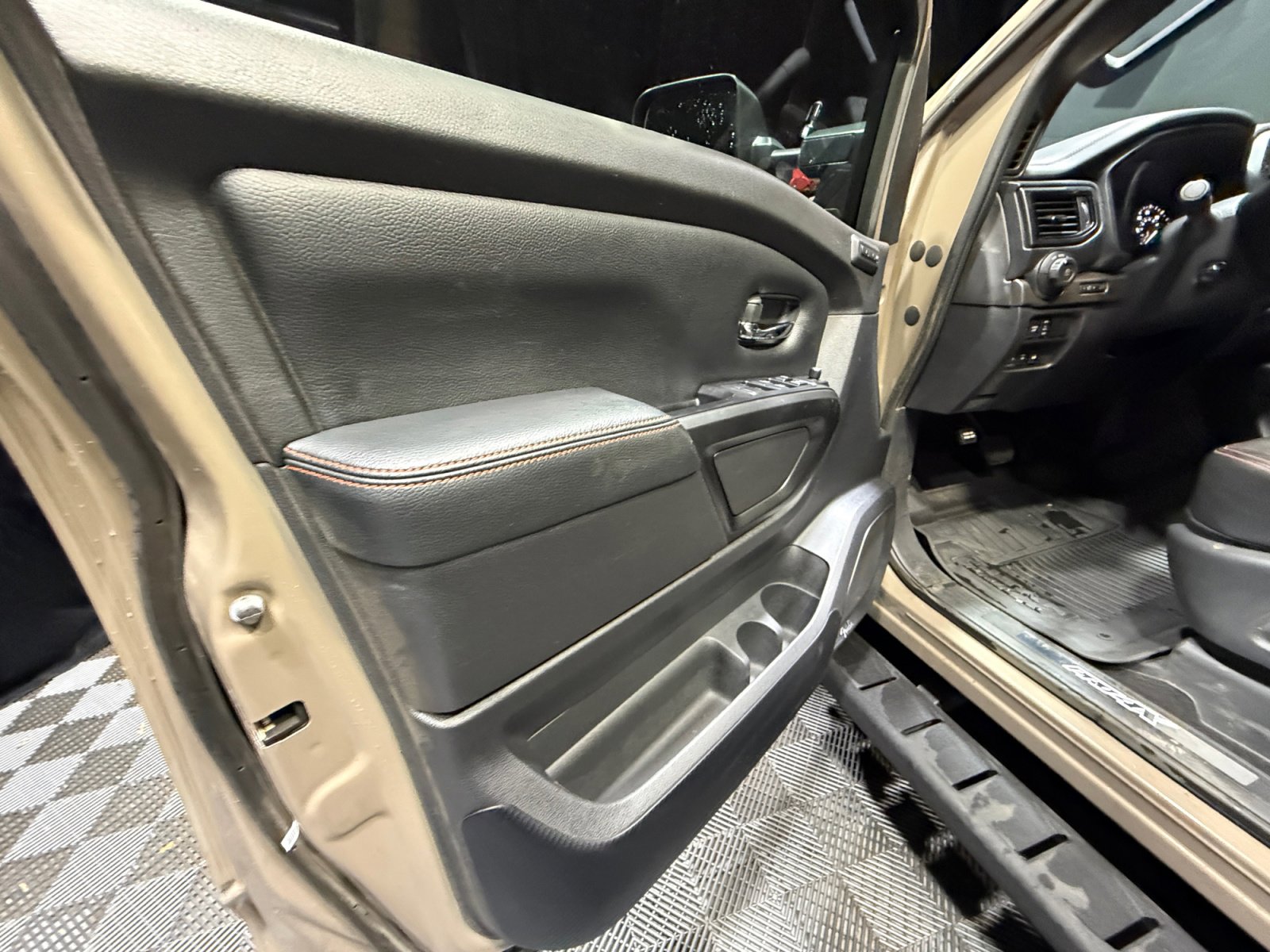 Certified 2024 Nissan Titan PRO-4X w/ Pro-4x Convenience Package image 13