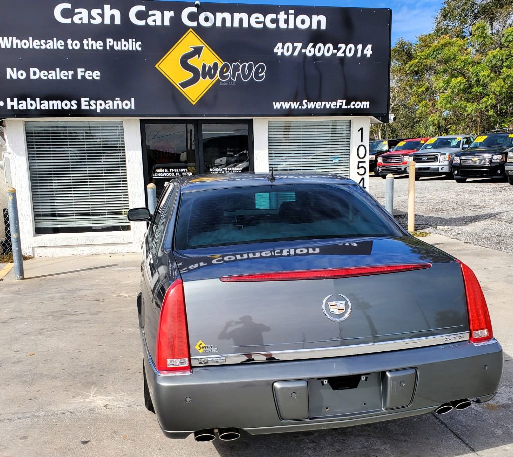 Used 2006 Cadillac DTS w/ Trunk Convenience Package image 13