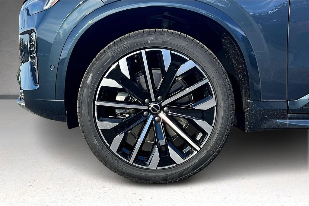 New 2026 Volvo XC90 B6 Plus w/ Protection Package Premier image 12