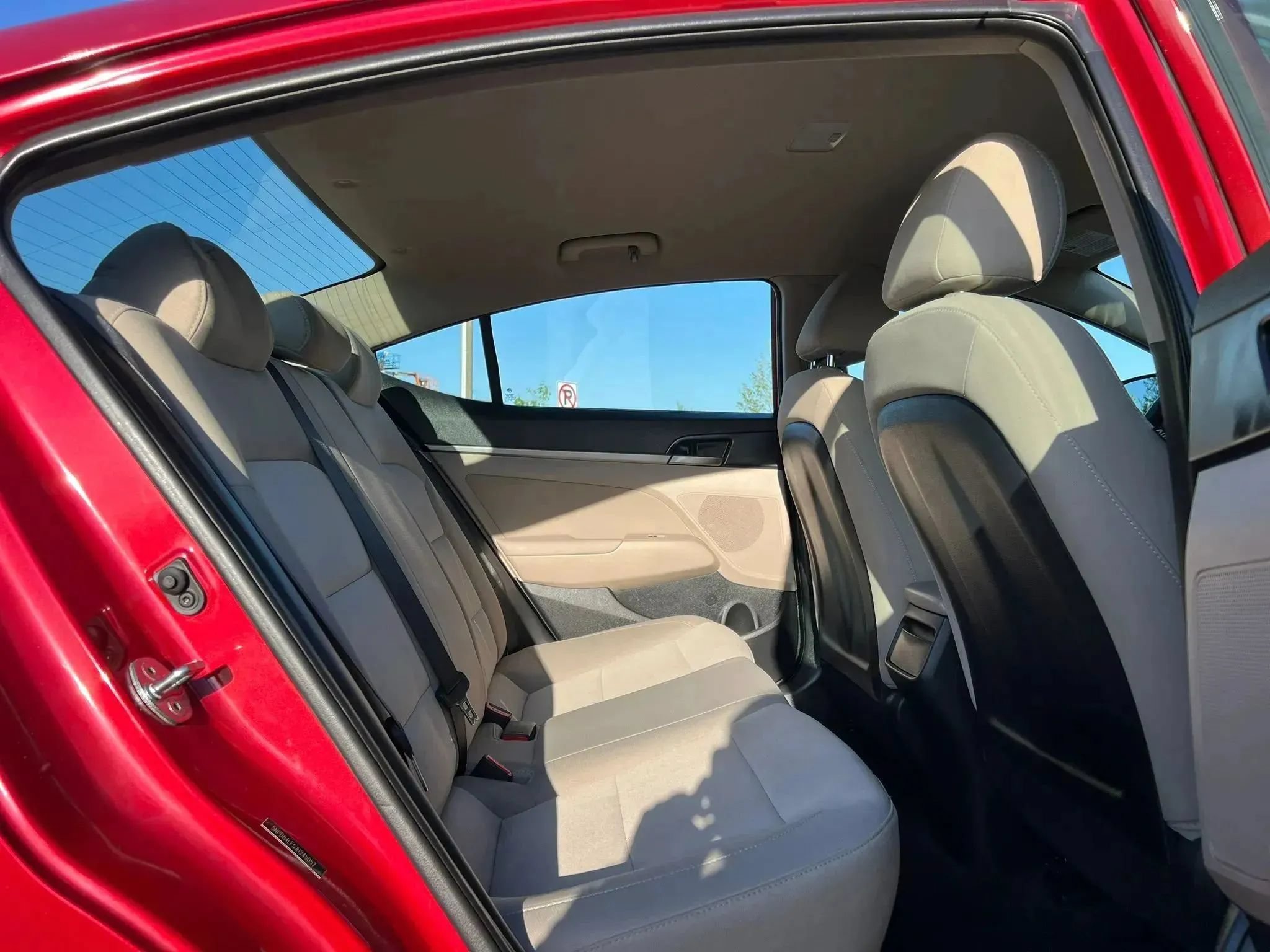 Used 2018 Hyundai Elantra SEL FWD image 18