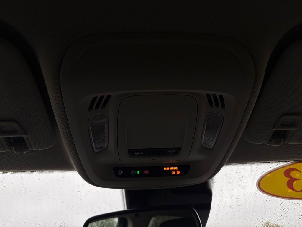 Used 2023 Buick Envision Essence image 22