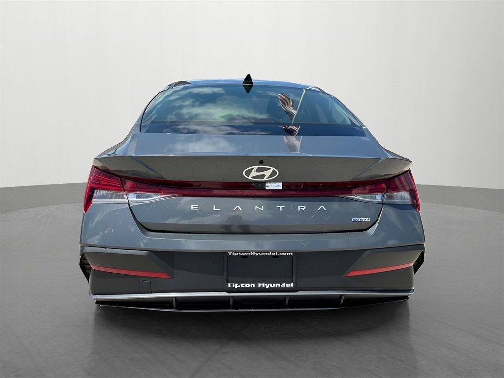 Used 2024 Hyundai Elantra Blue image 4