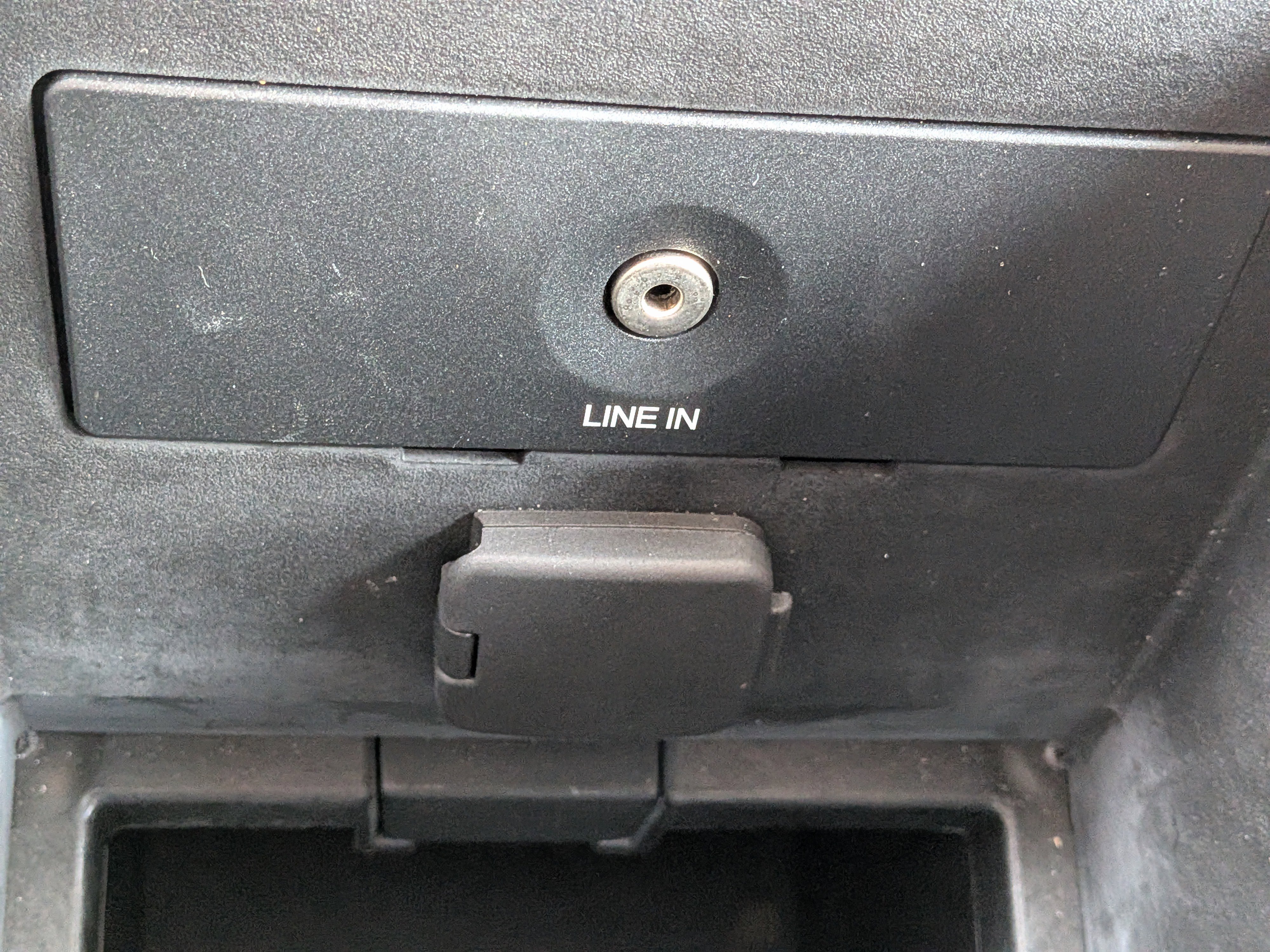 Used 2011 Ford Edge SE image 28