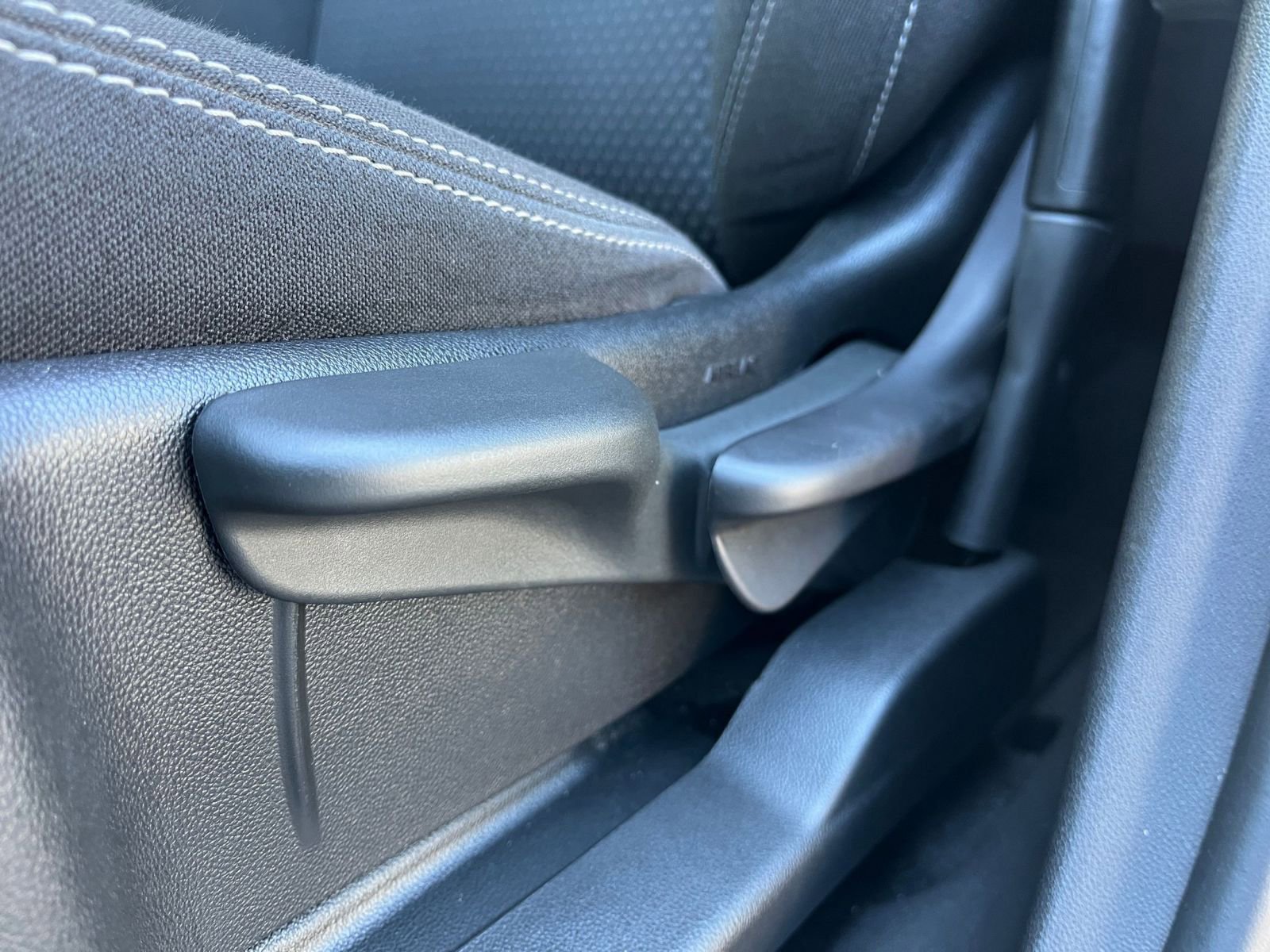 Used 2024 GMC Terrain SLE image 23