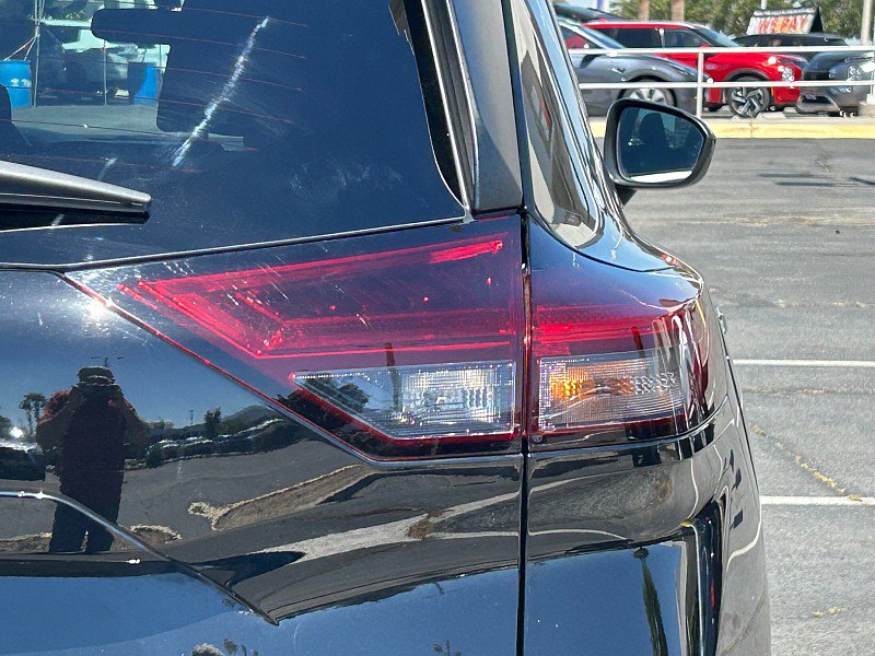 Used 2025 Nissan Rogue SV FWD image 13