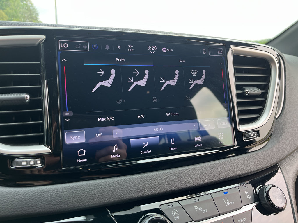 Used 2025 Chrysler Pacifica Select FWD image 25