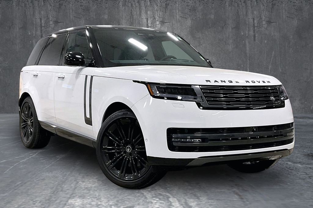 Used 2025 Land Rover Range Rover SE image 3
