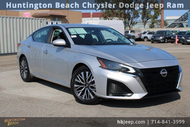 Used 2023 Nissan Altima 2.5 SV