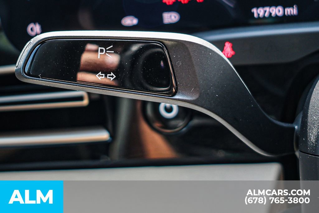 Used 2022 Porsche Taycan 4S image 32