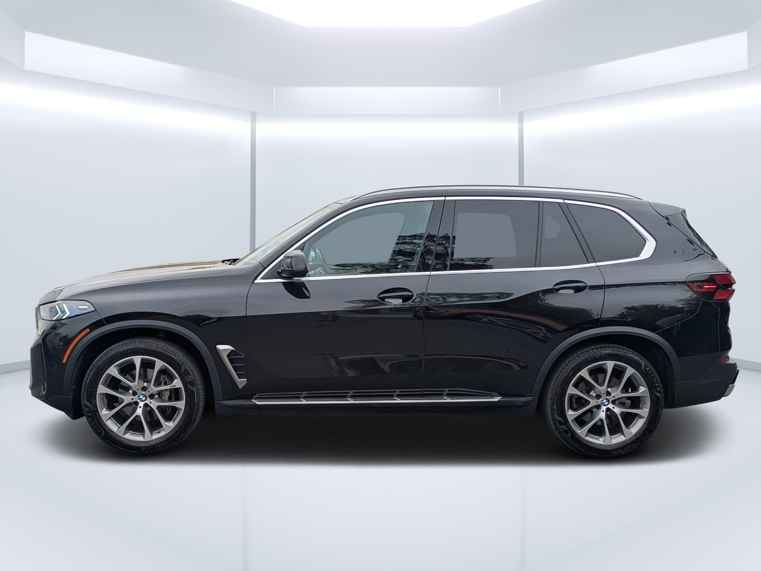Used 2025 BMW X5 xDrive40i AWD/4WD image 6