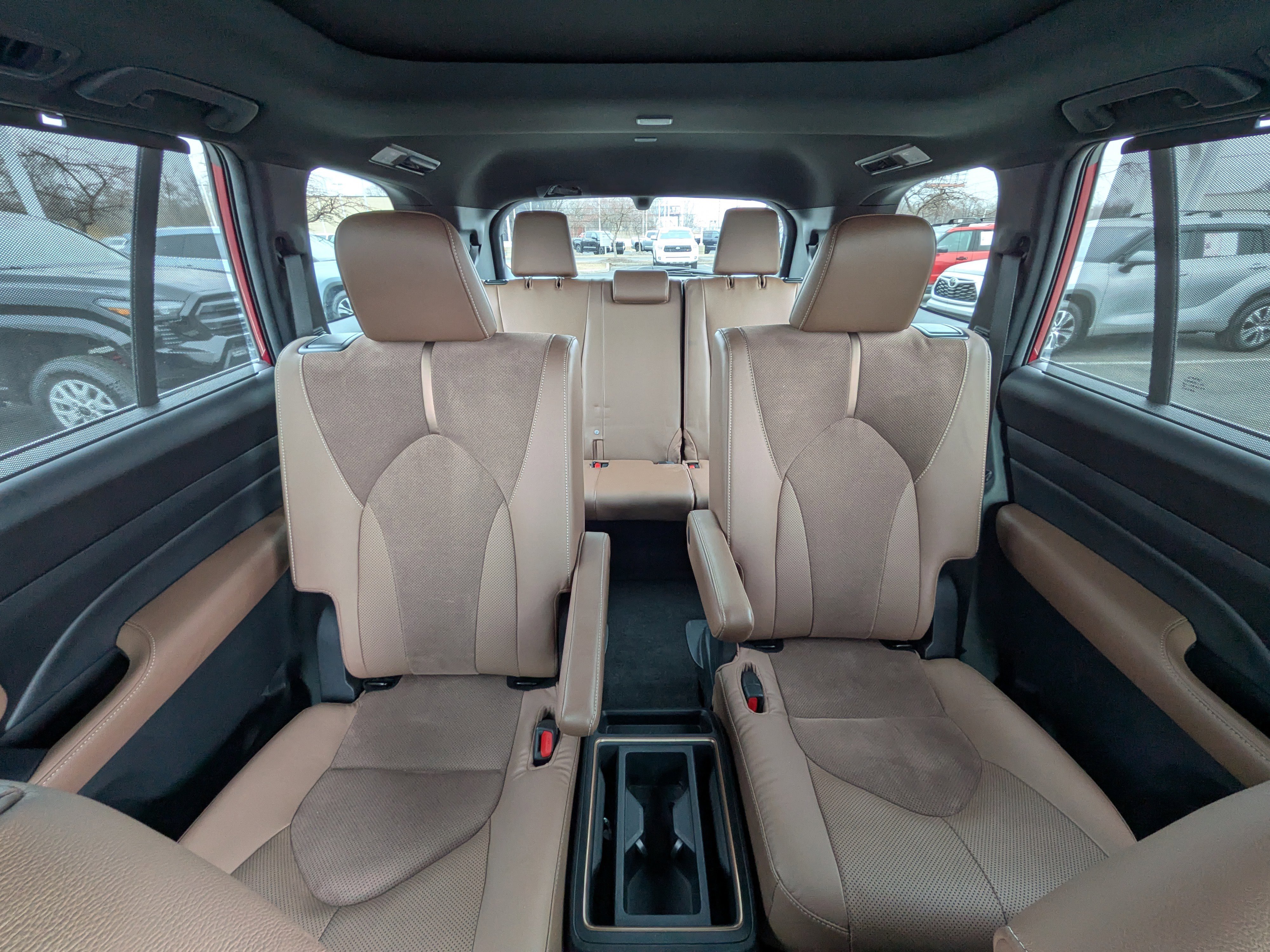 Used 2024 Toyota Grand Highlander AWD Hybrid image 24