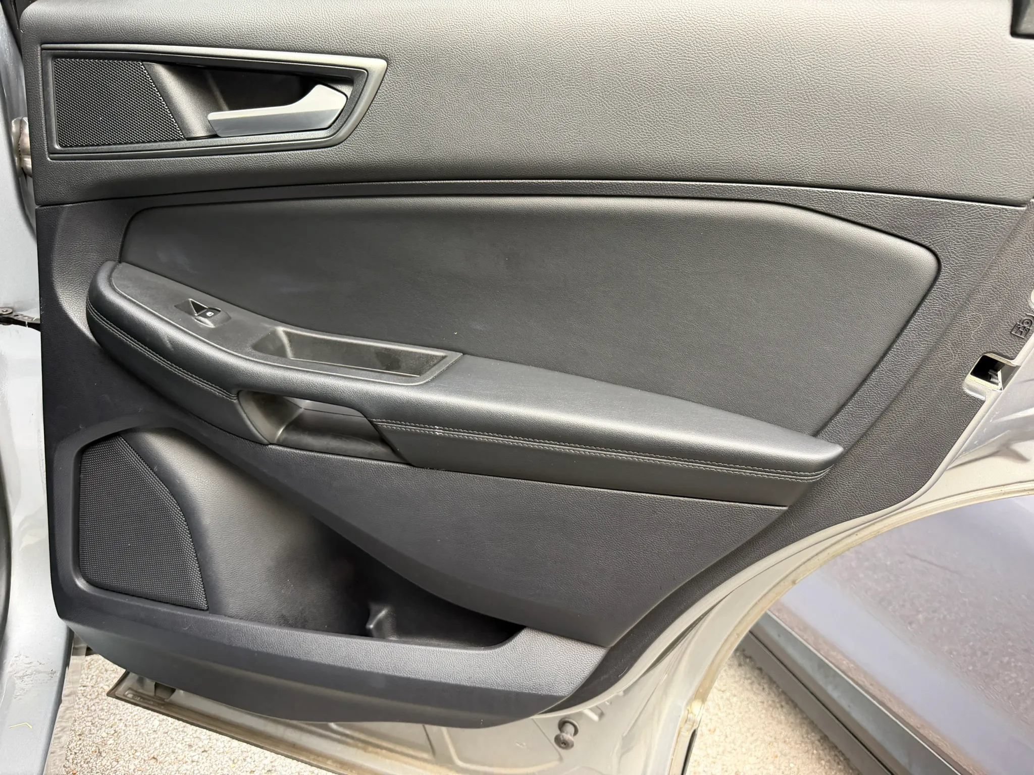 Used 2020 Ford Edge SE AWD/4WD image 28