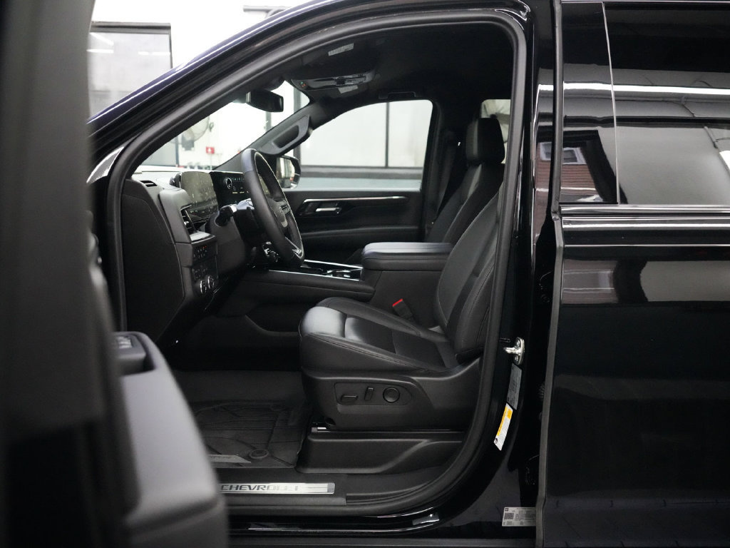 Used 2025 Chevrolet Tahoe Z71 w/ Comfort Package AWD/4WD image 27