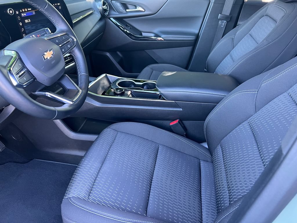 Used 2026 Chevrolet Equinox LT AWD/4WD image 10