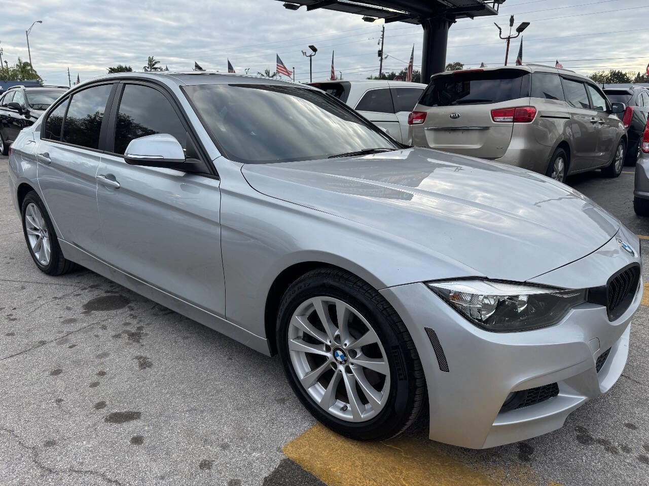 Used 2016 BMW 320i Sedan image 6