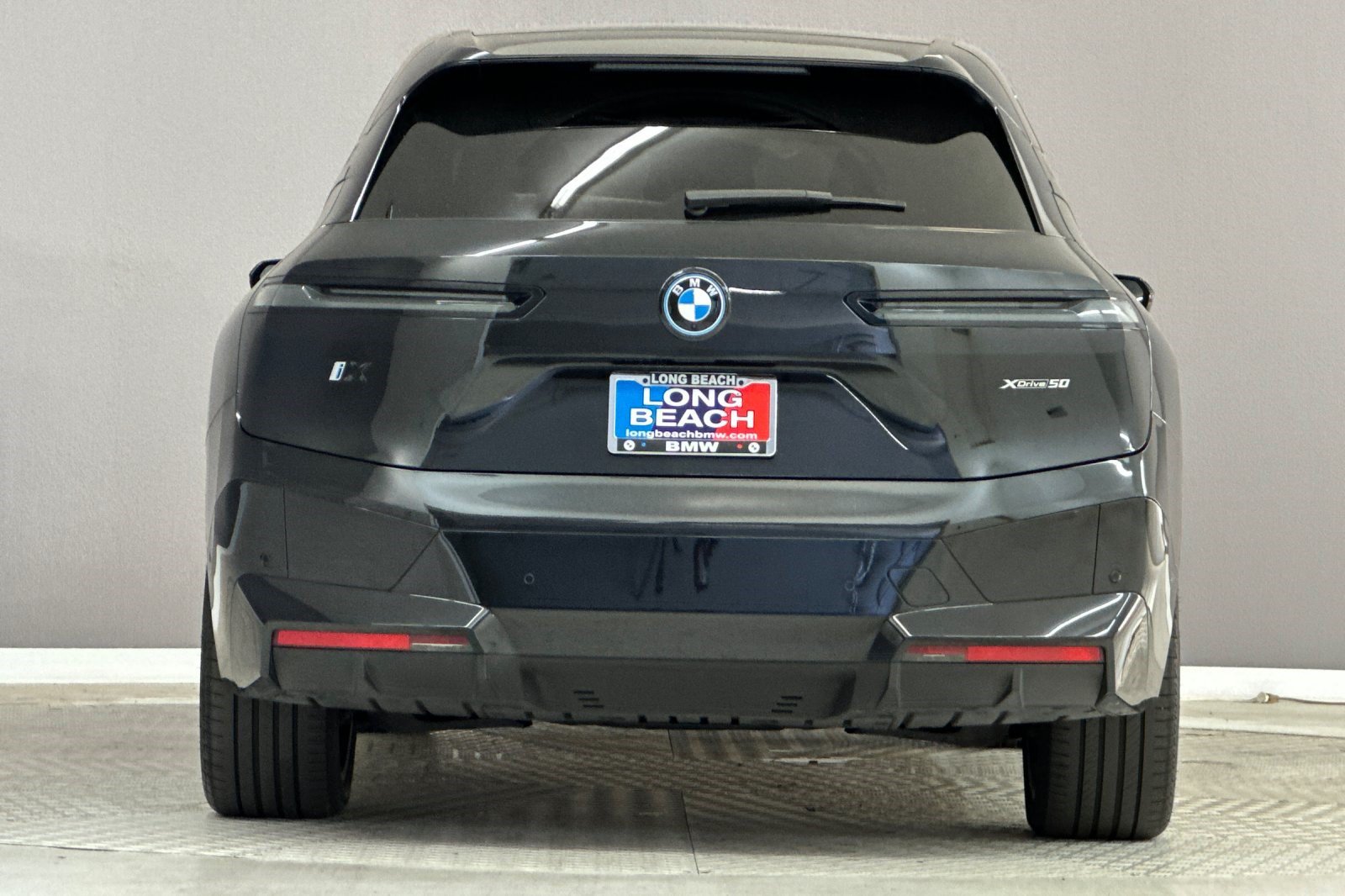 Certified 2023 BMW iX xDrive50 w/ Premium Package AWD/4WD image 9
