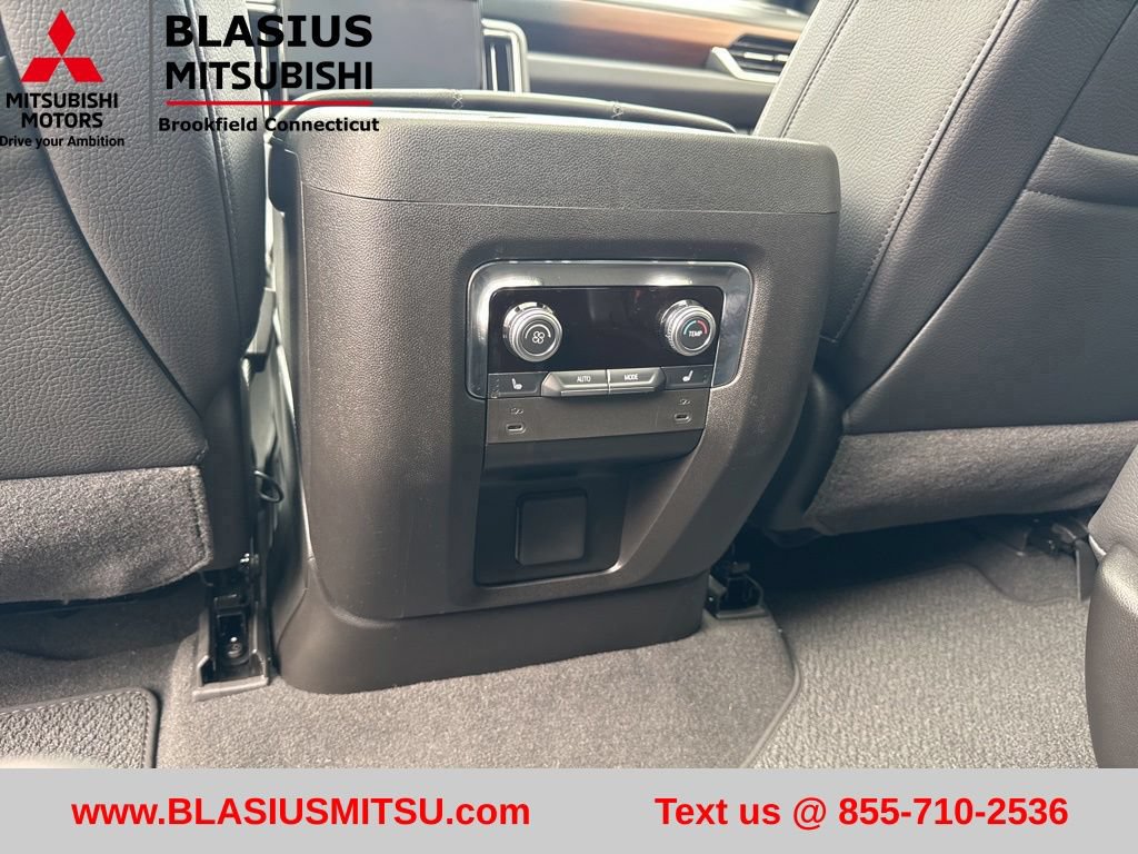 Used 2026 GMC Yukon Denali w/ Sun & Power Step Package AWD/4WD image 44