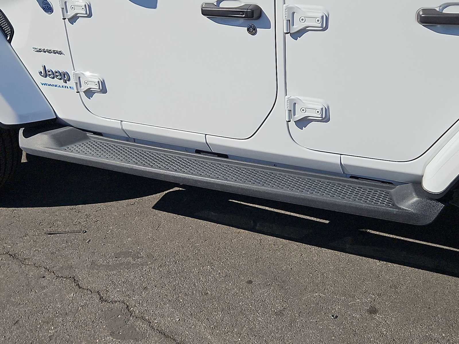 Used 2023 Jeep Wrangler Sahara image 36