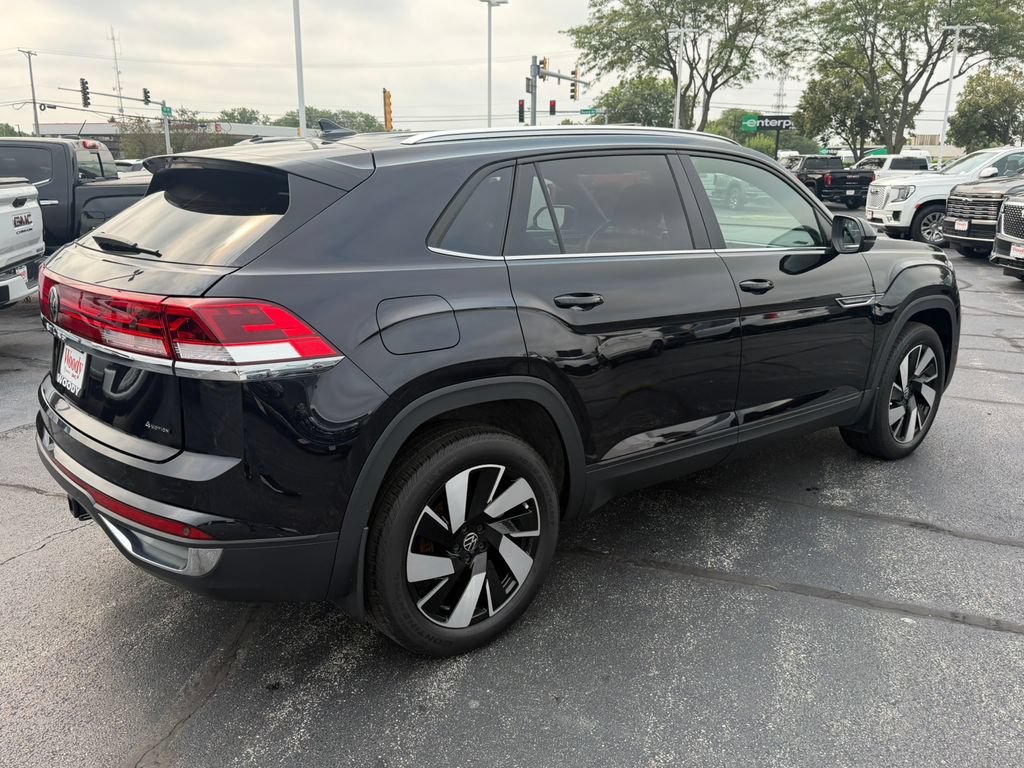 Used 2024 Volkswagen Atlas Cross Sport SE AWD/4WD image 11
