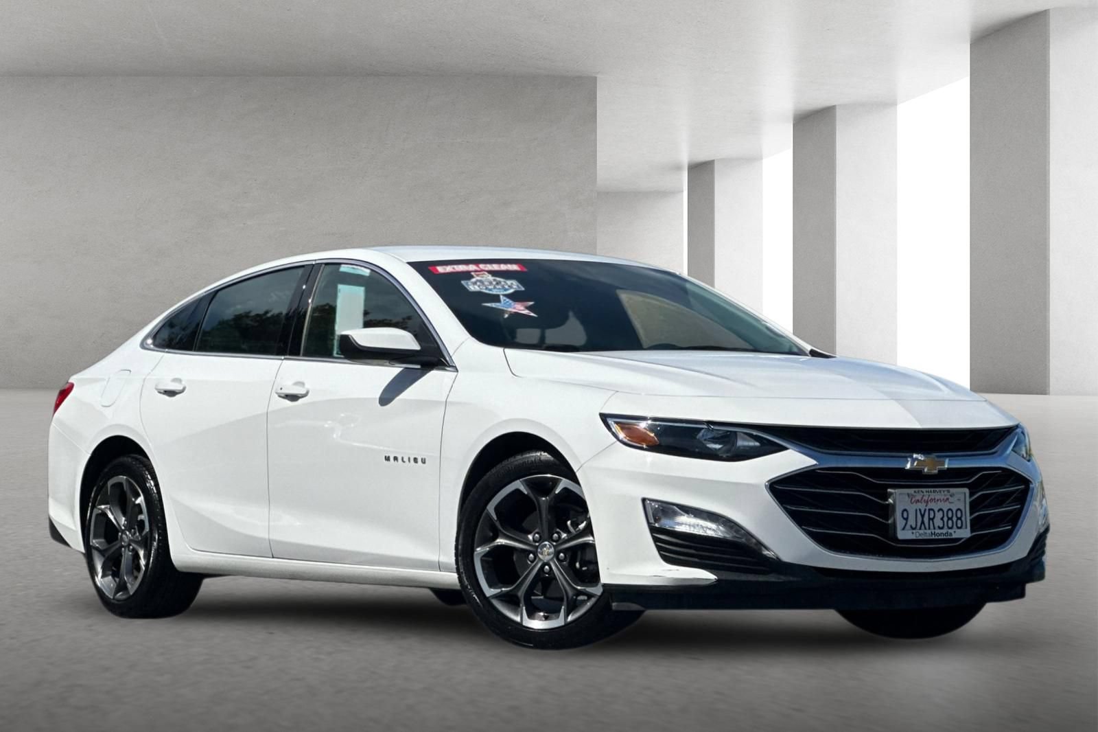 Used 2024 Chevrolet Malibu LT FWD image 2