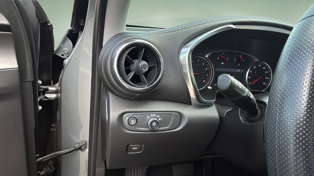 Used 2023 Chevrolet Blazer LT w/ LPO, Black Grille Bar Package image 21