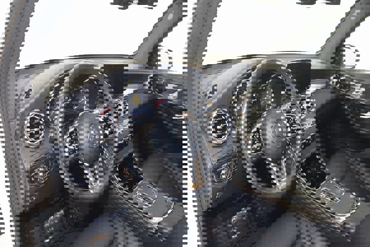 Used 2022 Mercedes-Benz GLC 300 4MATIC w/ Driver Assistance Package image 28